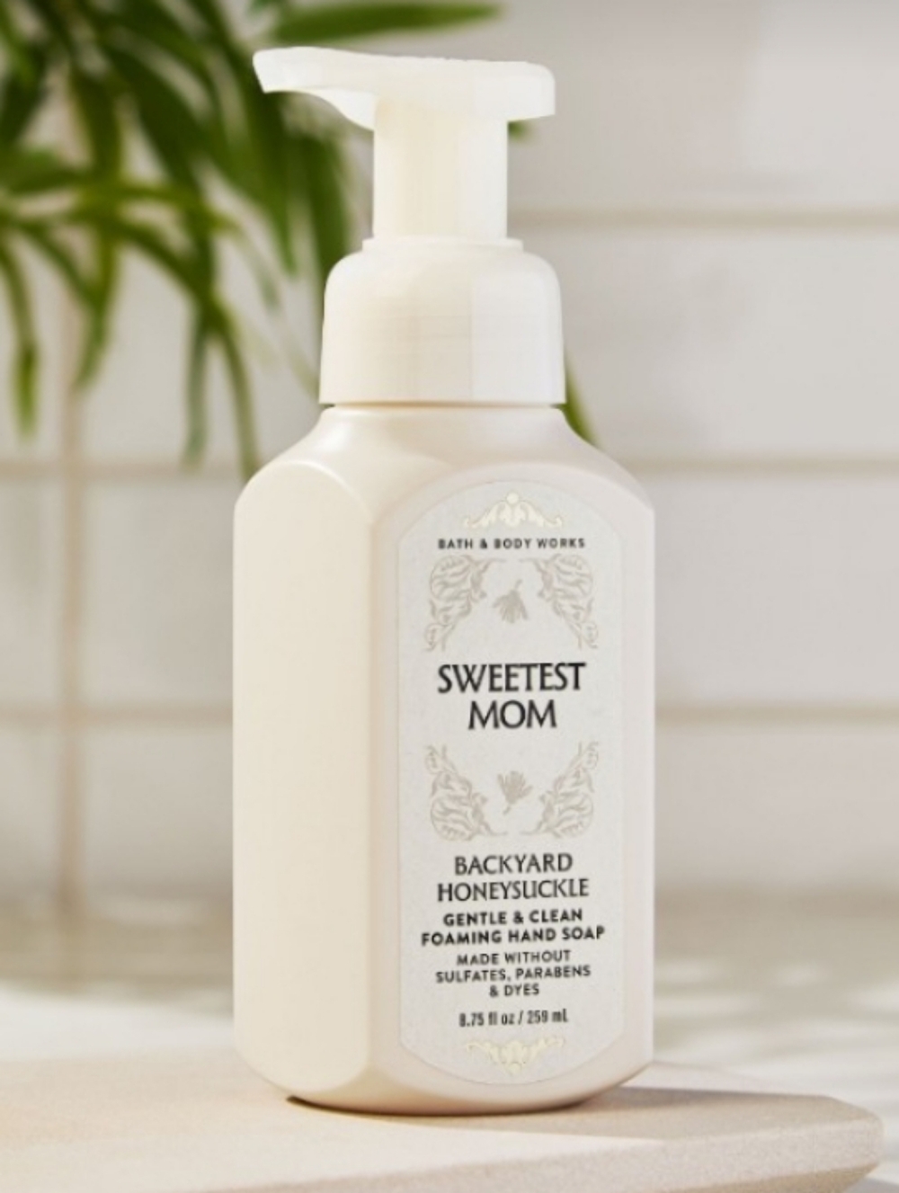 Bath & Body Works Cream Sweetest Mom Backyard Honeysuckle Foaming Hand Soap
